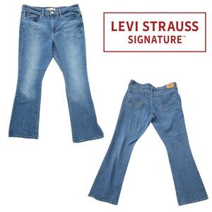 Levi Strauss Signature Women’s Mid Rise Bootcut Jeans 31x30 / 12 Classic